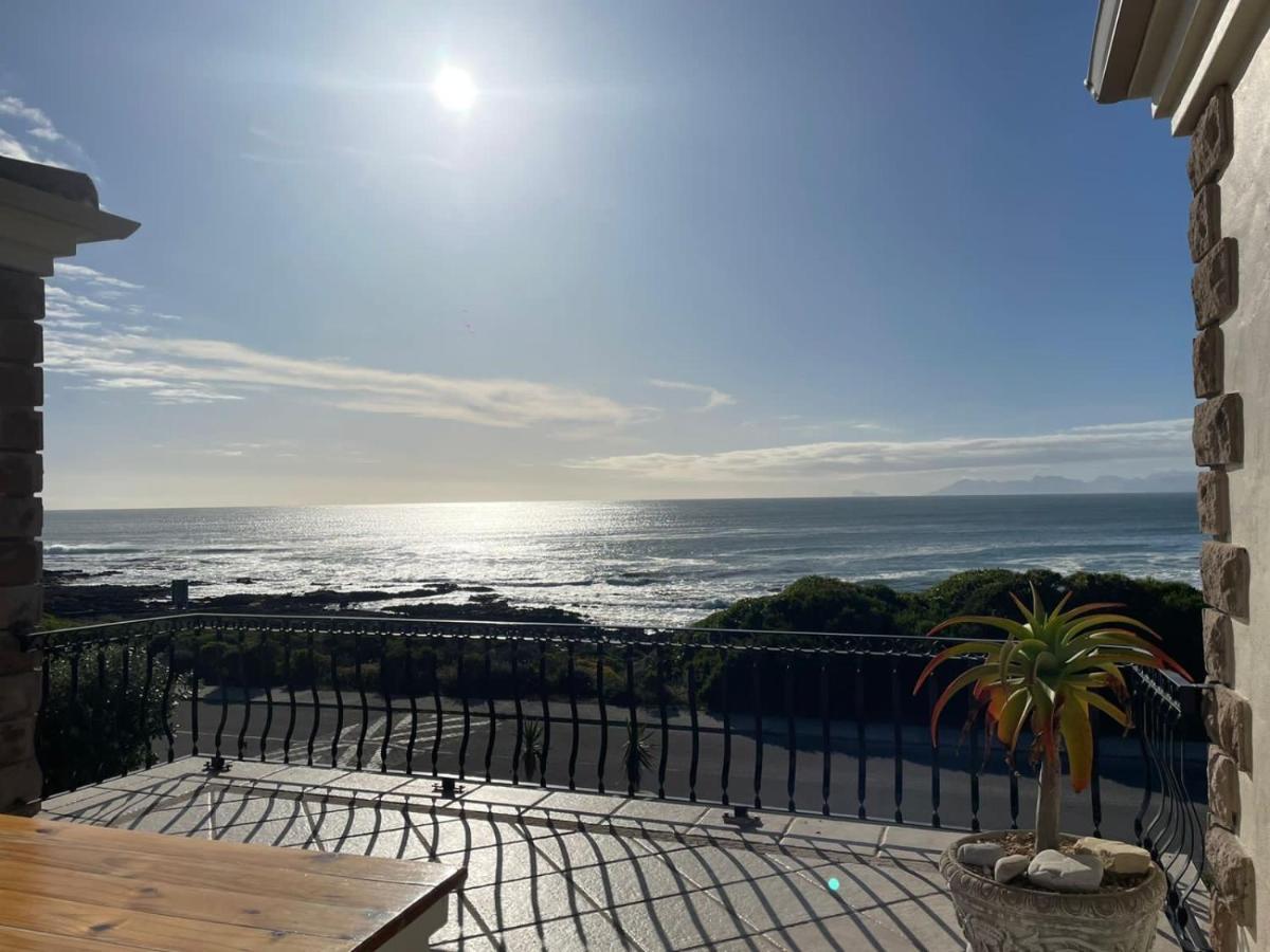 Casa Balena - Gansbaai Seafront Accommodation, Back-Up Power Buitenkant foto